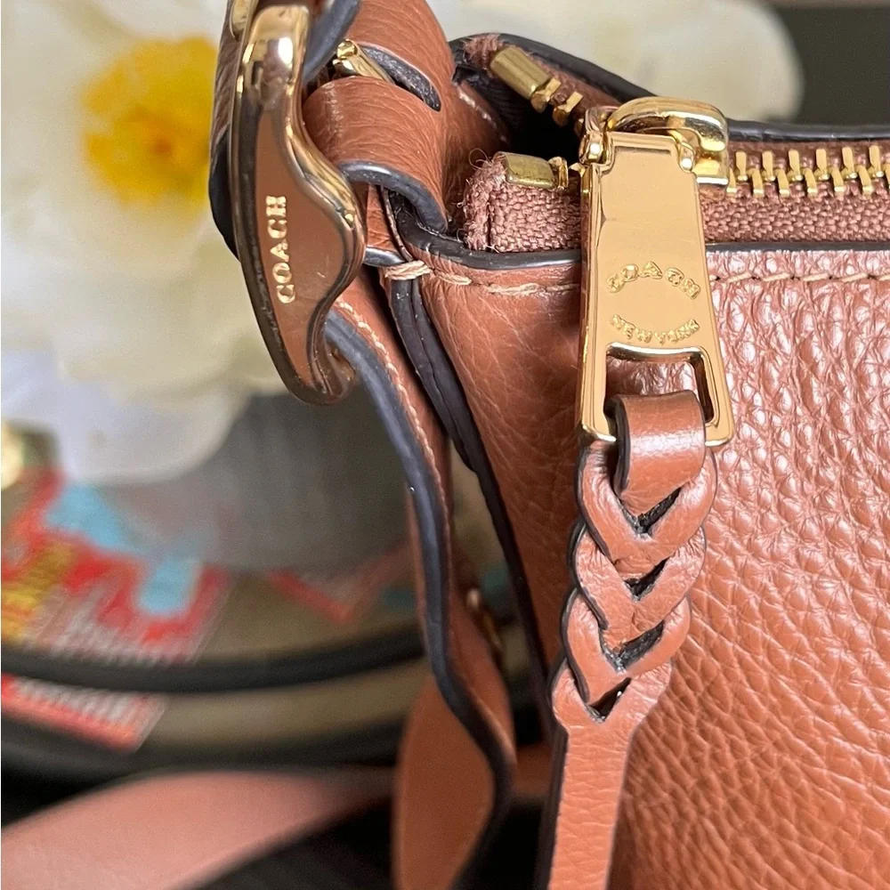 Coach Val Tan Leather Duffle  Crossbody Bag - Picture 6 of 10